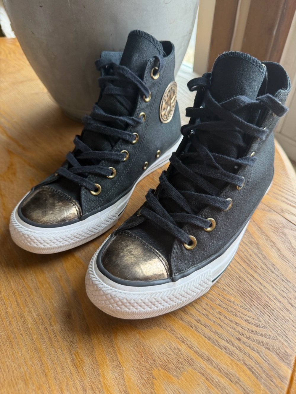 Converse Women's Chuck Taylor All Star Brush Off Sneaker Black/Gold Size 7 - Picture 2 of 7